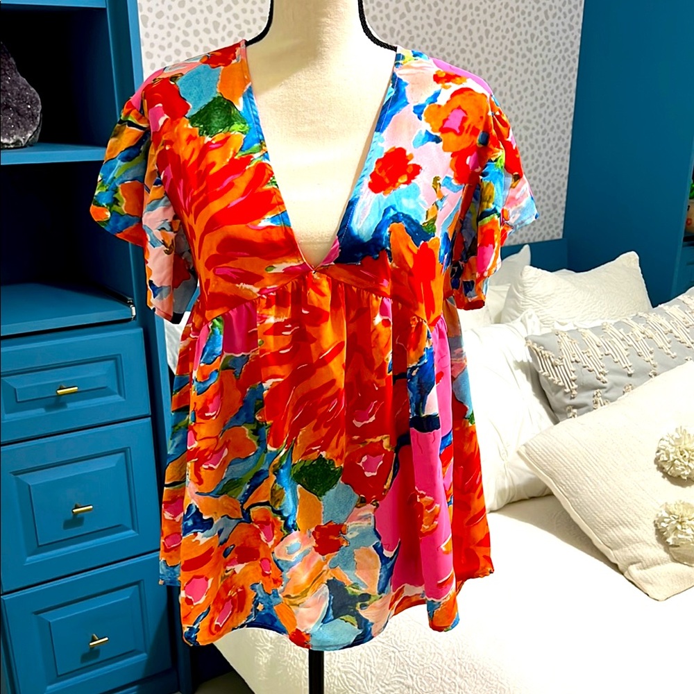 Entro deep v-neck floral swing top with tie